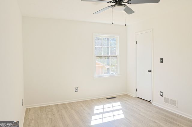 4011 Lake Carlton Road S, Loganville, GA 30052