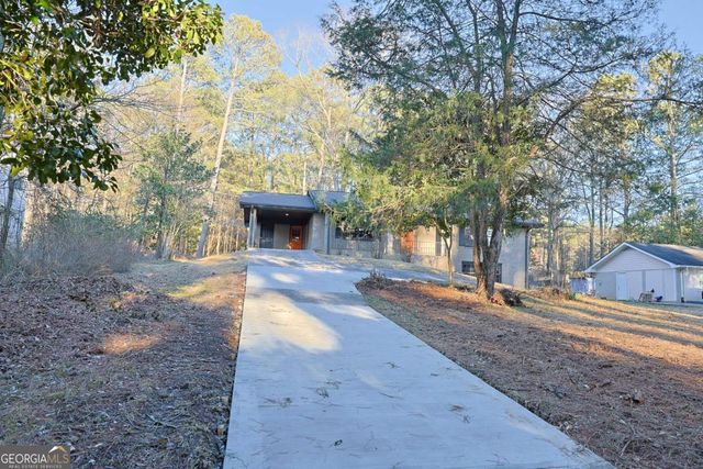 4011 Lake Carlton Road S, Loganville, GA 30052