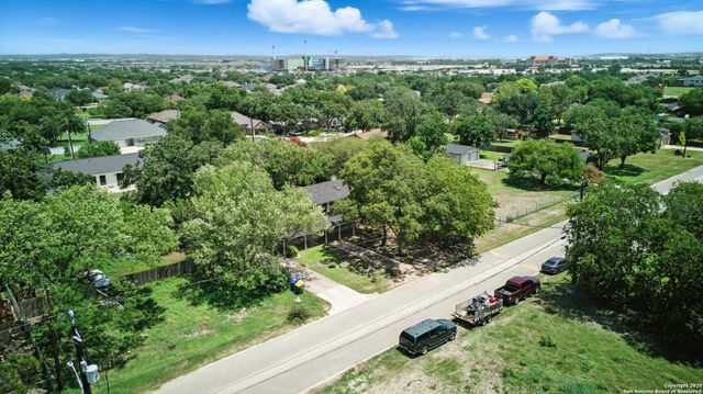 8265 Utopia, Selma, TX 78154