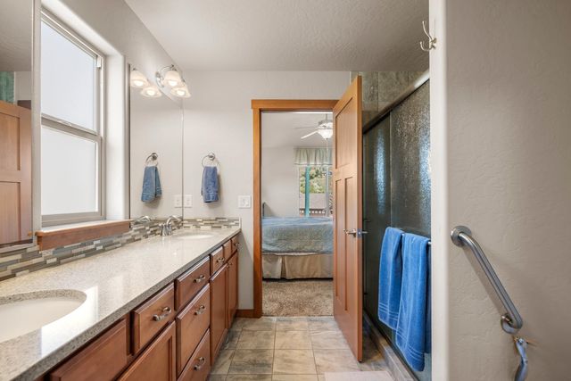 11525 Rivercrest Dr, Spokane Valley, WA 99206