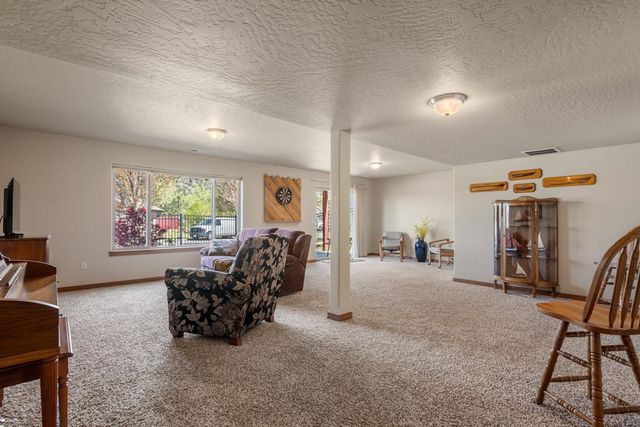 11525 Rivercrest Dr, Spokane Valley, WA 99206