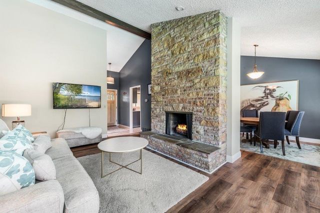 924 W Bellwood Dr, Spokane, WA 99218