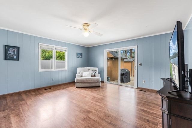 924 W Bellwood Dr, Spokane, WA 99218