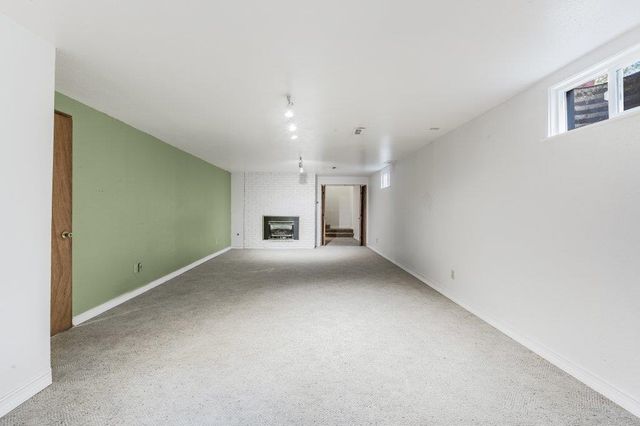 924 W Bellwood Dr, Spokane, WA 99218