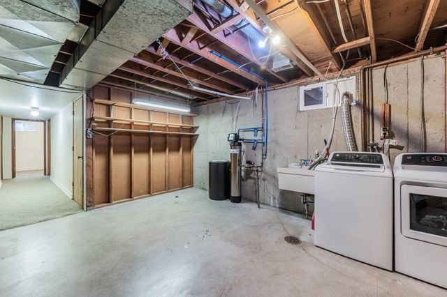 924 W Bellwood Dr, Spokane, WA 99218