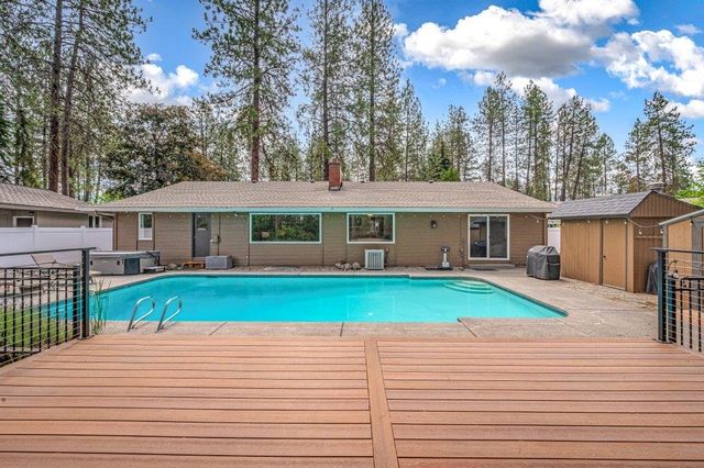 924 W Bellwood Dr, Spokane, WA 99218