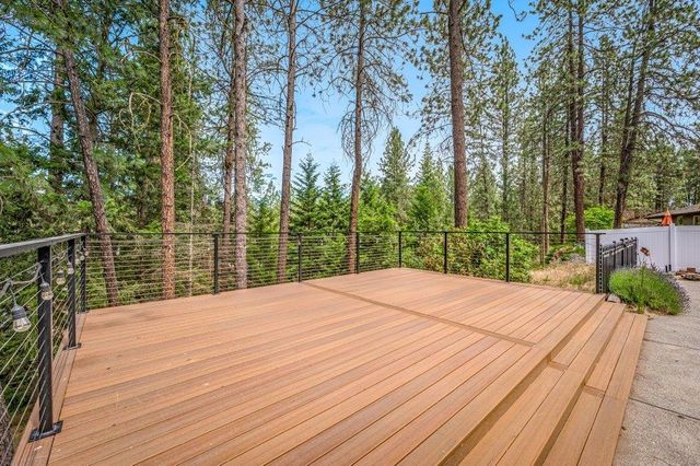 924 W Bellwood Dr, Spokane, WA 99218