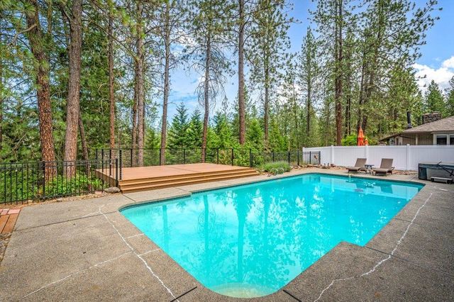 924 W Bellwood Dr, Spokane, WA 99218