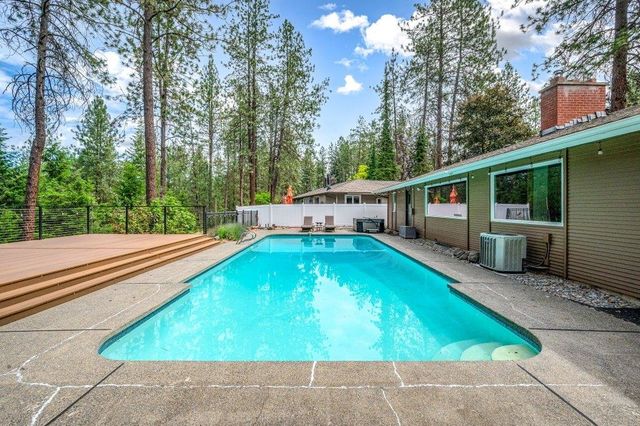 924 W Bellwood Dr, Spokane, WA 99218
