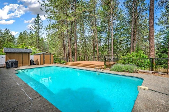 924 W Bellwood Dr, Spokane, WA 99218