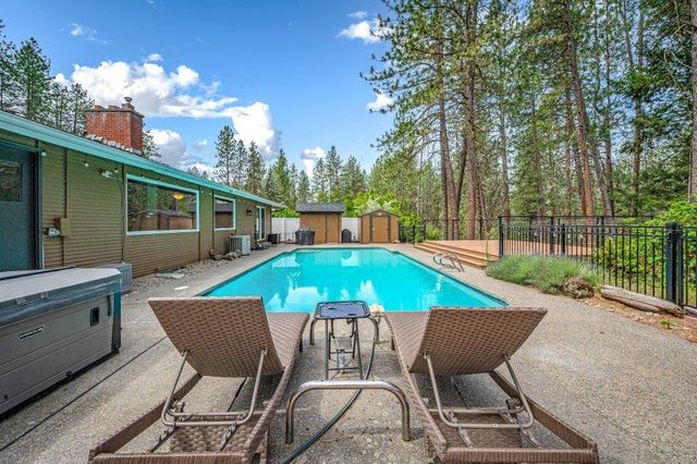 924 W Bellwood Dr, Spokane, WA 99218