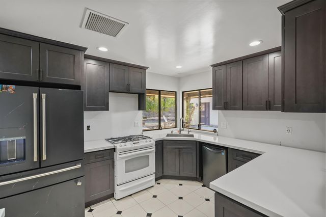 41591 Mynatt Drive, Three Rivers, CA 93271