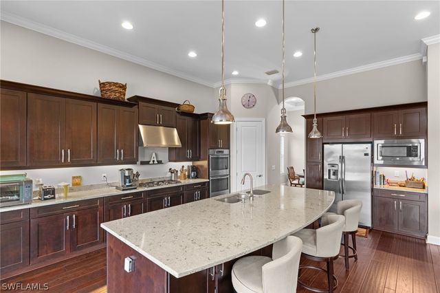 9012 Sorreno CT, Naples, FL 34119