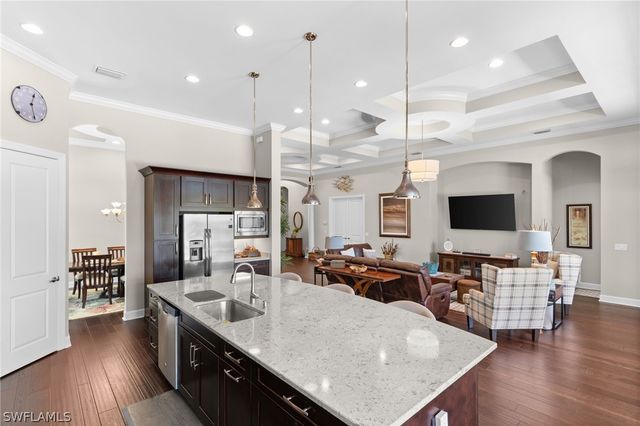 9012 Sorreno CT, Naples, FL 34119