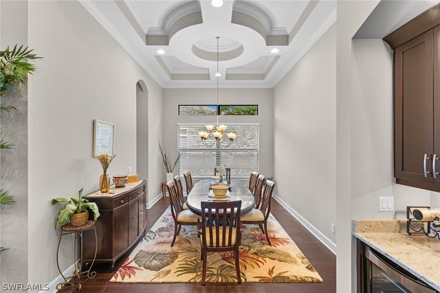 9012 Sorreno CT, Naples, FL 34119