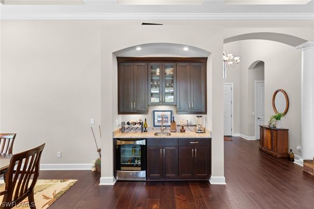 9012 Sorreno CT, Naples, FL 34119