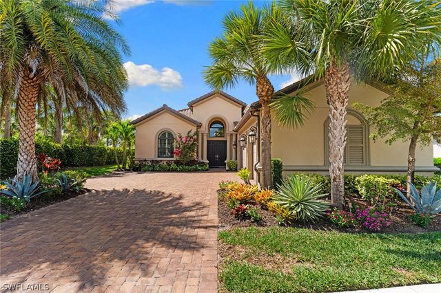 9012 Sorreno CT, Naples, FL 34119