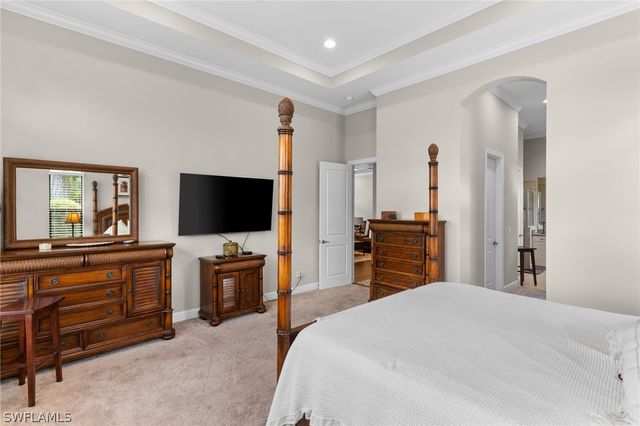 9012 Sorreno CT, Naples, FL 34119