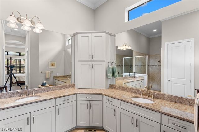 9012 Sorreno CT, Naples, FL 34119