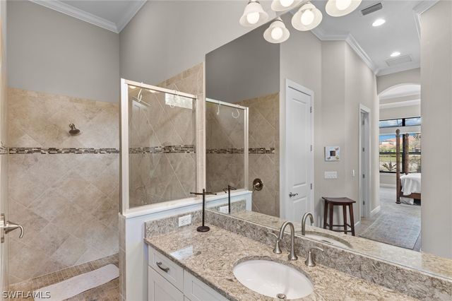 9012 Sorreno CT, Naples, FL 34119