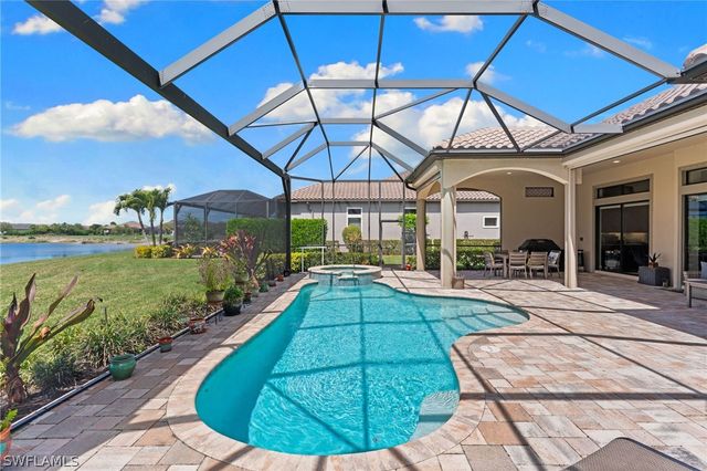 9012 Sorreno CT, Naples, FL 34119