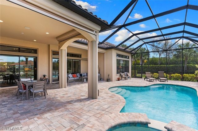 9012 Sorreno CT, Naples, FL 34119