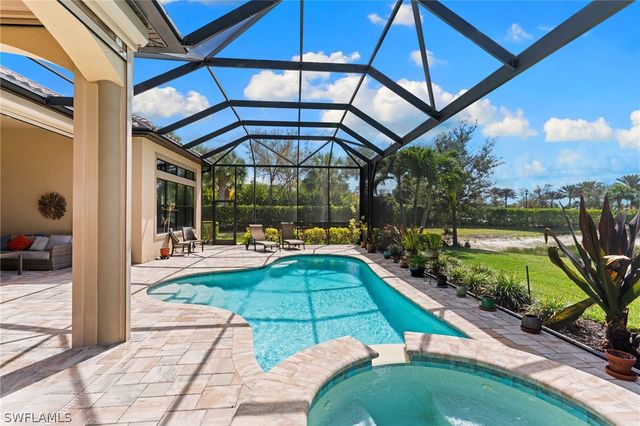 9012 Sorreno CT, Naples, FL 34119