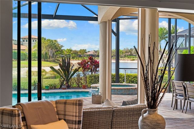 9012 Sorreno CT, Naples, FL 34119