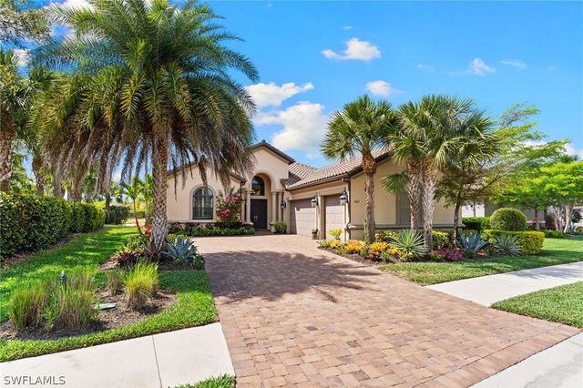 9012 Sorreno CT, Naples, FL 34119