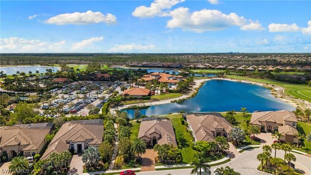 9012 Sorreno CT, Naples, FL 34119