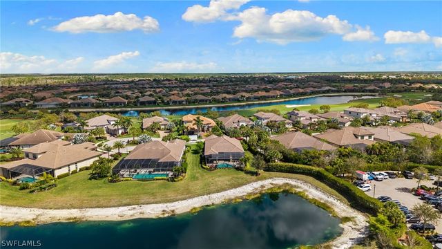 9012 Sorreno CT, Naples, FL 34119