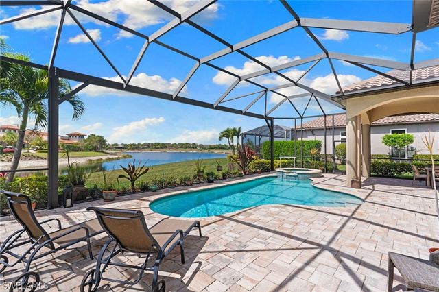 9012 Sorreno CT, Naples, FL 34119