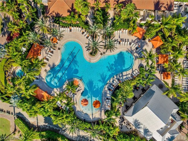 9012 Sorreno CT, Naples, FL 34119