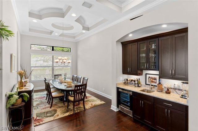 9012 Sorreno CT, Naples, FL 34119