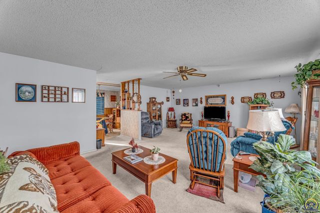 541 SE Colfax PL, Topeka, KS 66605