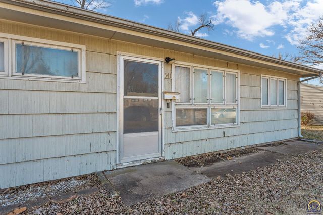 541 SE Colfax PL, Topeka, KS 66605