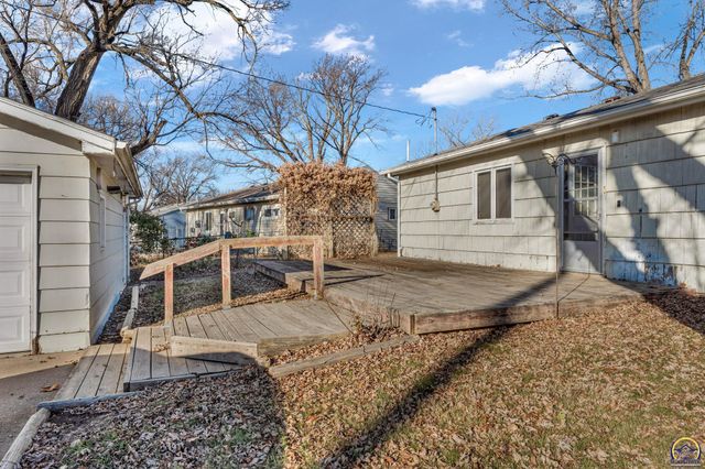 541 SE Colfax PL, Topeka, KS 66605