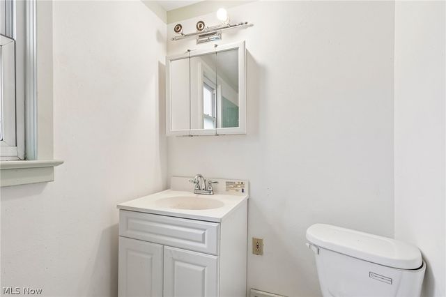 3590 Woodridge Road, Cleveland Heights, OH 44121