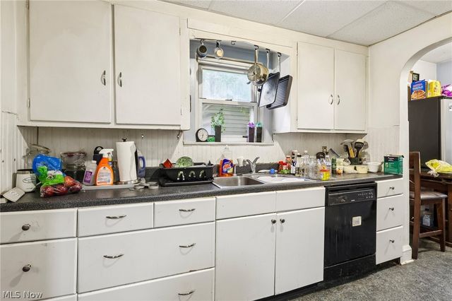3590 Woodridge Road, Cleveland Heights, OH 44121