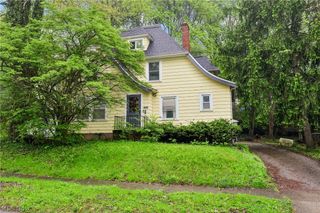 3590 Woodridge Road, Cleveland Heights, OH 44121