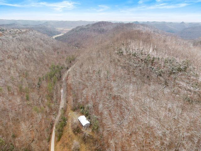 1474 Cow Creek Rd, Stanton, KY 40380