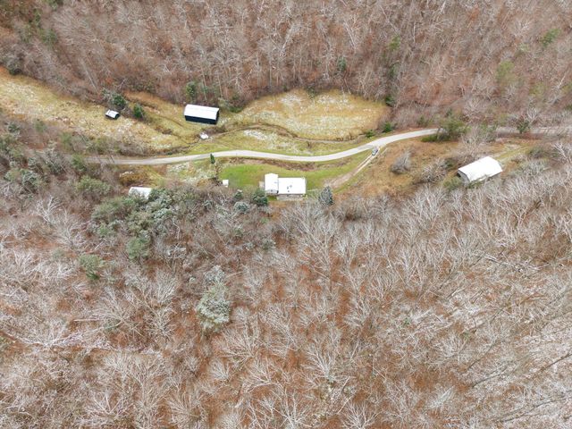 1474 Cow Creek Rd, Stanton, KY 40380