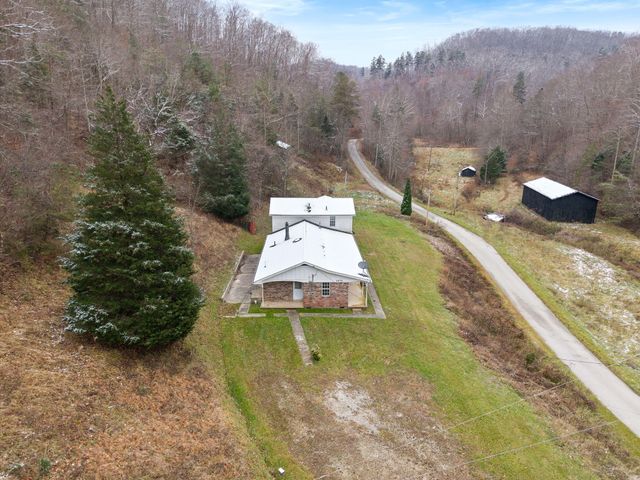 1474 Cow Creek Rd, Stanton, KY 40380