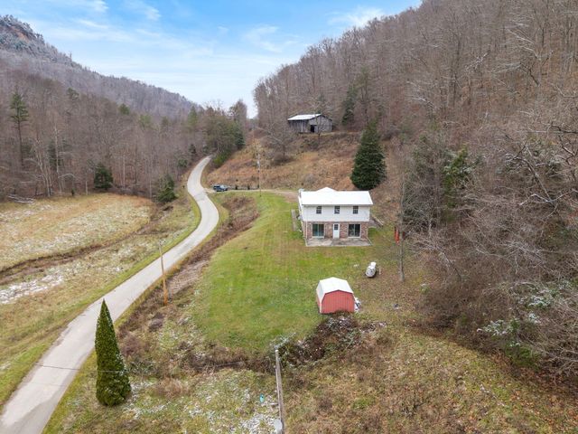 1474 Cow Creek Rd, Stanton, KY 40380