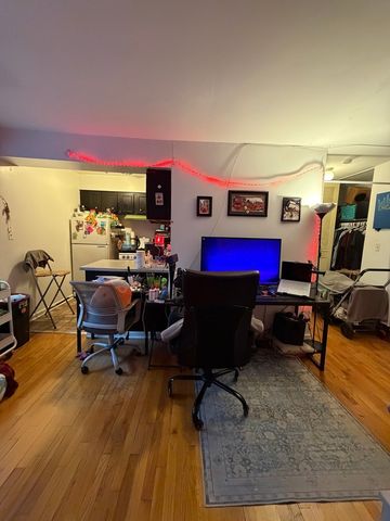 541 W OAKDALE Avenue 504, Chicago, IL 60613