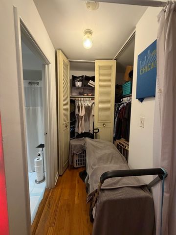 541 W OAKDALE Avenue 504, Chicago, IL 60613