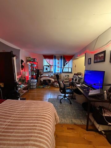 541 W OAKDALE Avenue 504, Chicago, IL 60613