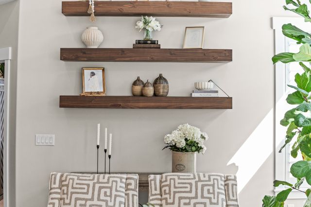 2027 W NICHOLAS FARM LN, South Jordan, UT 84095