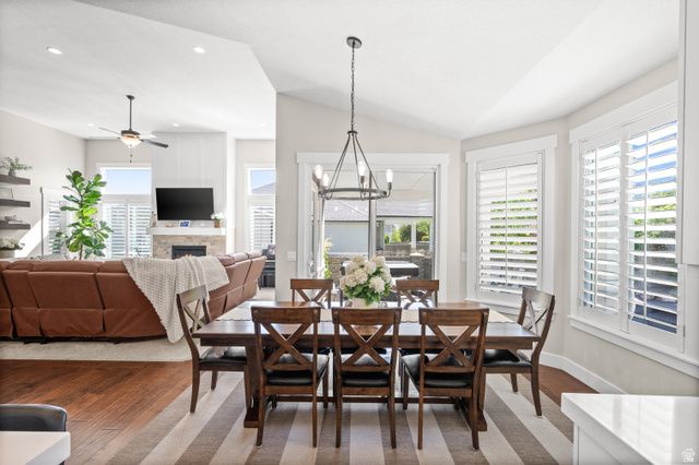 2027 W NICHOLAS FARM LN, South Jordan, UT 84095