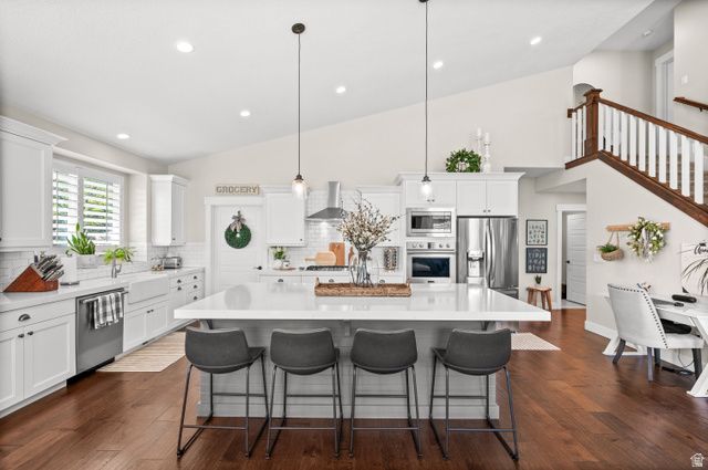 2027 W NICHOLAS FARM LN, South Jordan, UT 84095